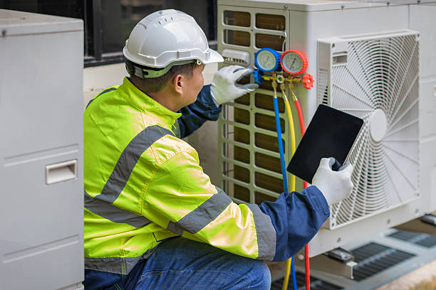 Professional Hvac technician working in Bridgeville, PA